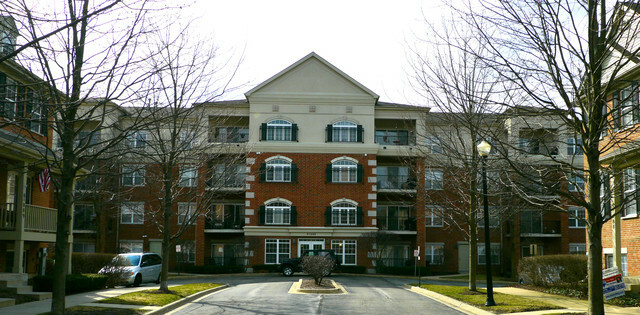 Property Photo: 0S099 Lee Court 203 IL 60190