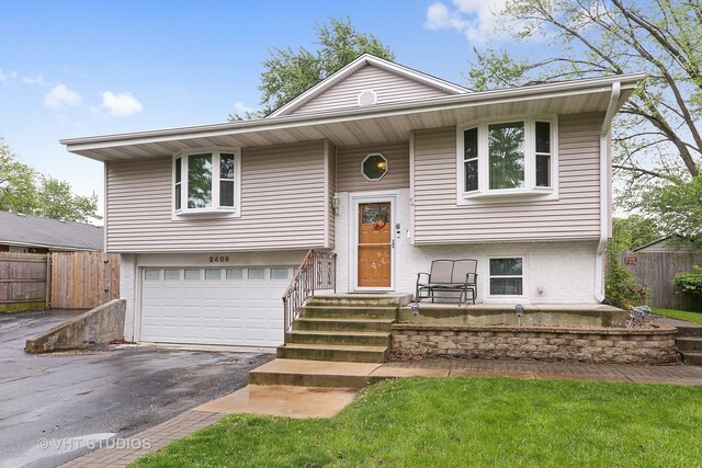 Property Photo: 2409 Evergreen Lane IL 60517