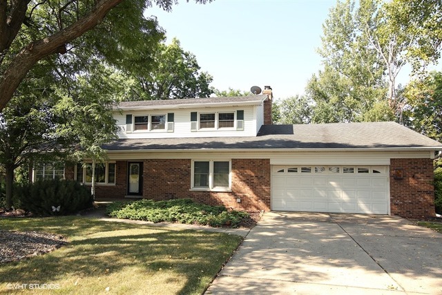 Property Photo:  48 Kingston Drive  IL 60523 