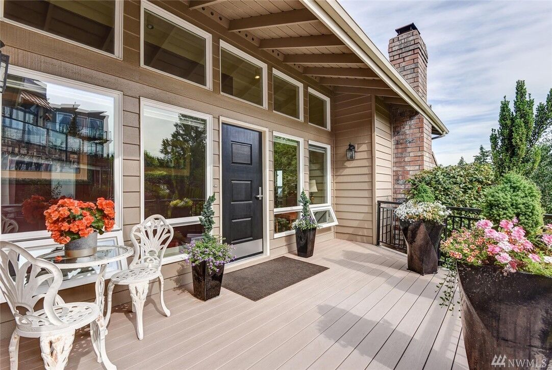 Property Photo:  715 Alder St  WA 98020 