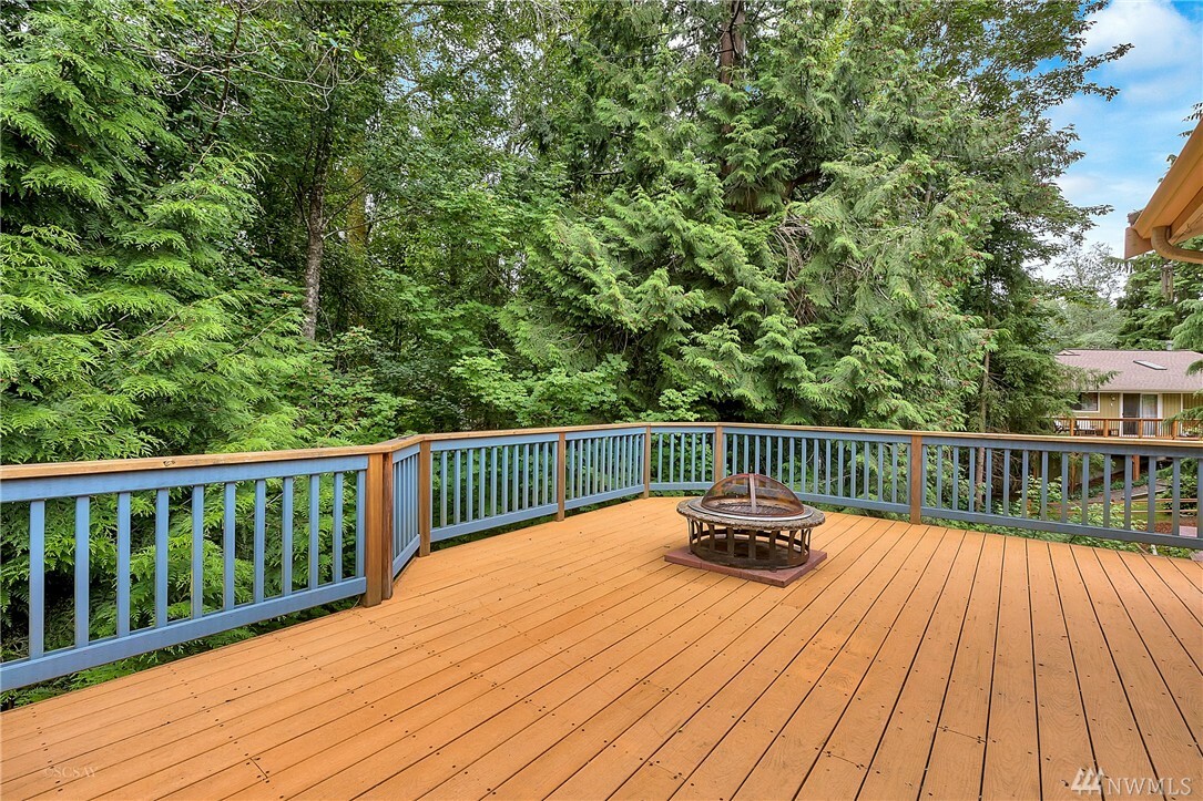 Property Photo:  1112 Inverness Lane  WA 98229 