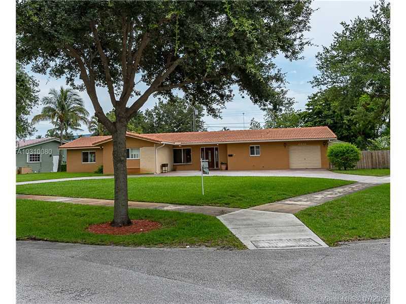 Property Photo:  4318 Taylor St  FL 33021 