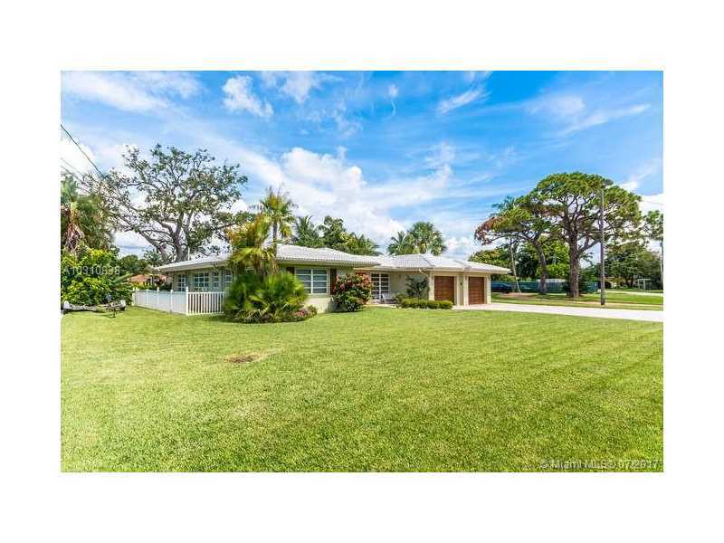 Property Photo:  2801 Coral Shores Dr  FL 33306 