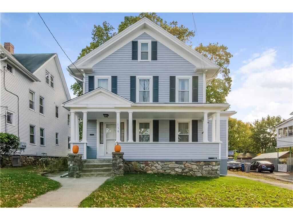 Property Photo:  116 Woodland Street  CT 06010 