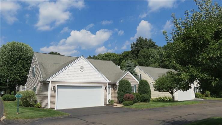 Property Photo: 74 Village Court 74 CT 06897