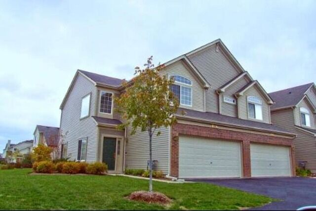 Property Photo: 1026 Woodview Court 1026 IL 60502