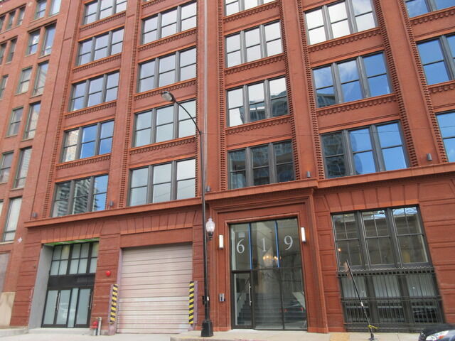Property Photo: 619 S Lasalle Street 313 IL 60605