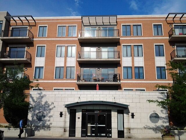Property Photo:  135 York Street 526  IL 60126 