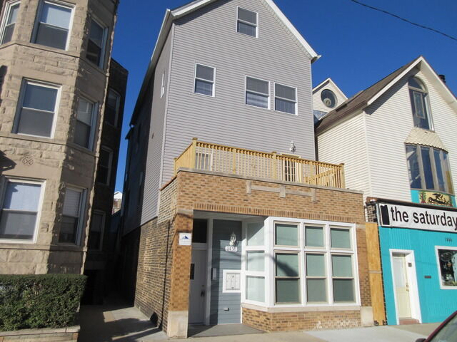 Property Photo:  1450 W Barry Avenue 2  IL 60657 