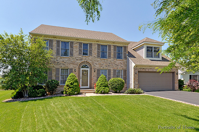 Property Photo:  2562 Oak Trails Drive  IL 60506 