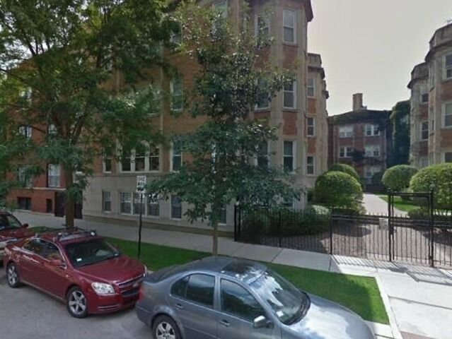 Property Photo:  867 W Cornelia Avenue 2  IL 60657 