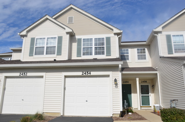 Property Photo: 2454 Golf Ridge Circle 2454 IL 60563