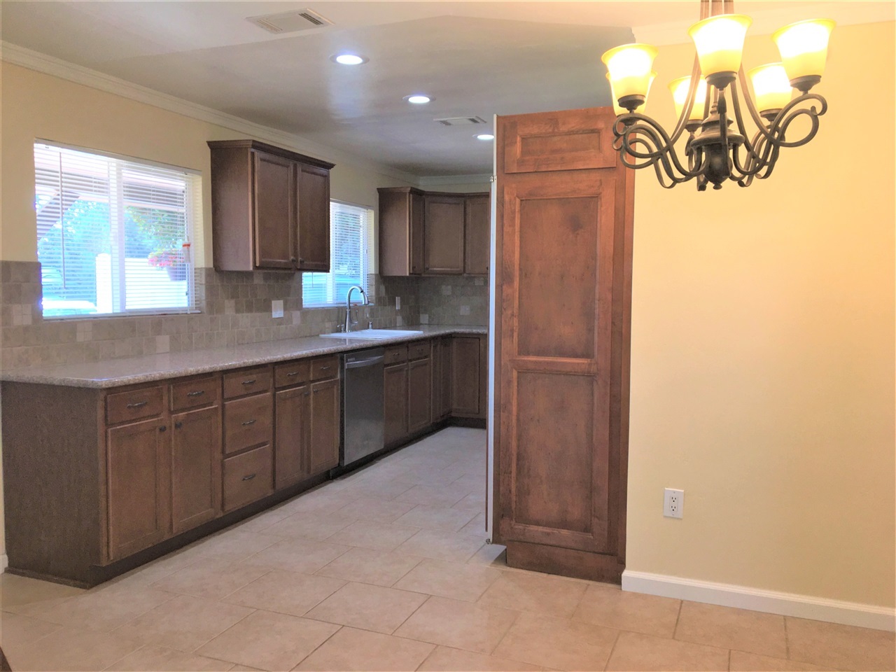 Property Photo: 711 W W Elder St CA 92028