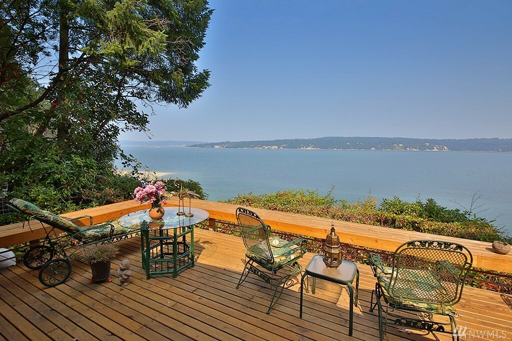 Property Photo:  1272 Dines Point Rd  WA 98253 