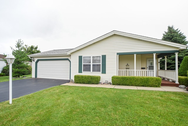 Property Photo:  2 Devonshire Court  IL 60030 