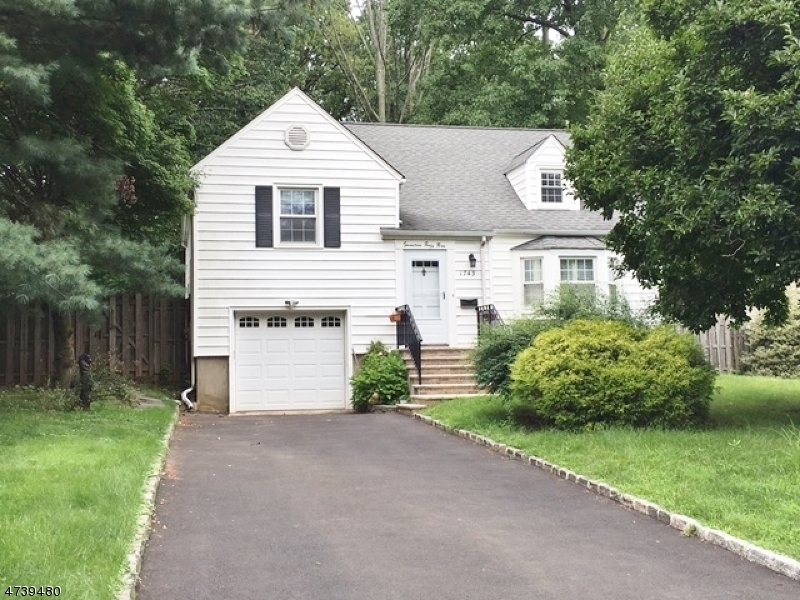 1743 Ramapo Way  Scotch Plains Twp. NJ 07076 photo