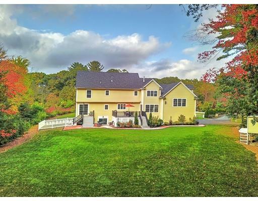 Property Photo: 36 Oriole Dr MA 01810