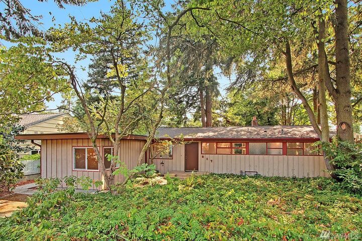 917 NE 117th St  Seattle WA 98125 photo