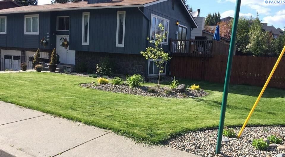 Property Photo:  600 SW Center St  WA 99163 