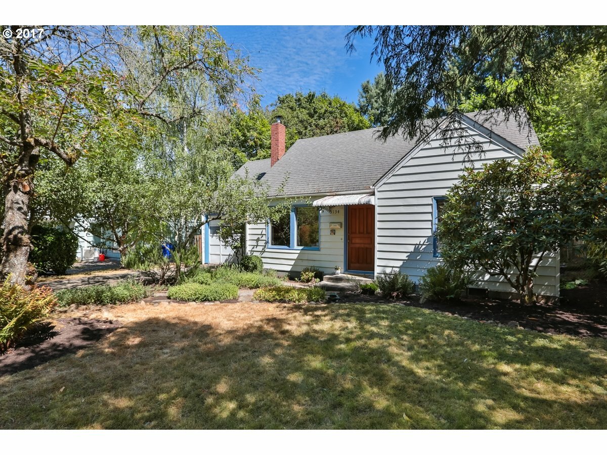 Property Photo: 5134 NE 73rd Ave OR 97218