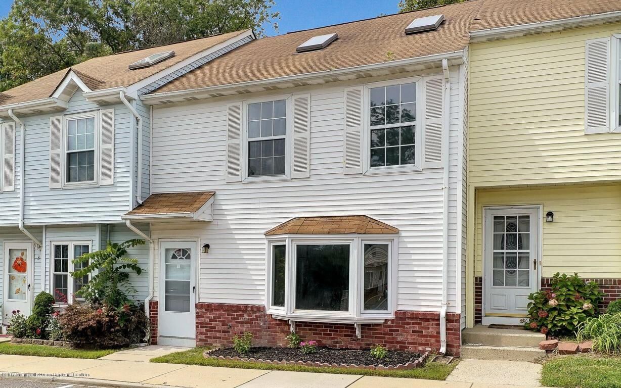 Property Photo: 4 Kim Court NJ 08527