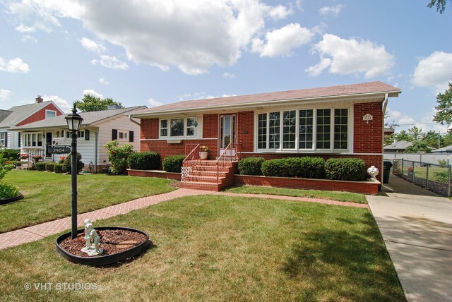 Property Photo: 2904 12th Avenue IL 60155