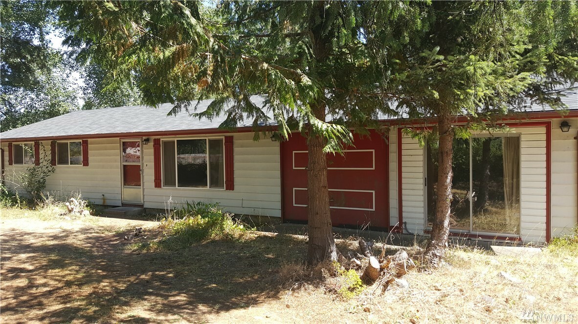 Property Photo:  33311 Locke Dr S  WA 98580 