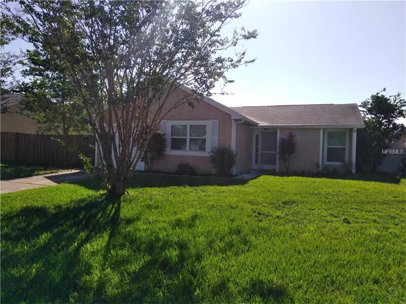 Property Photo: 227 Rapscallion Court FL 32828