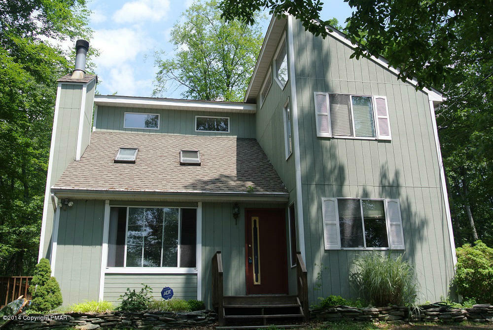 Property Photo:  3341 Lancaster Drive  PA 18324 