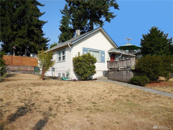 Property Photo: 5751 36th Ave NE WA 98105