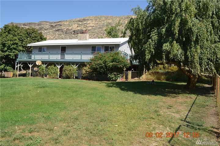 Property Photo:  283 Highway 20  WA 98855 