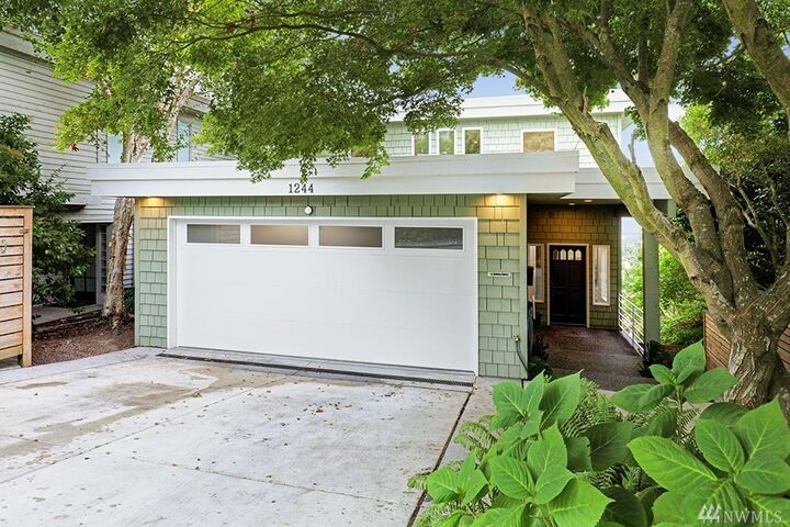 1244 W Bothwell  Seattle WA 98119 photo