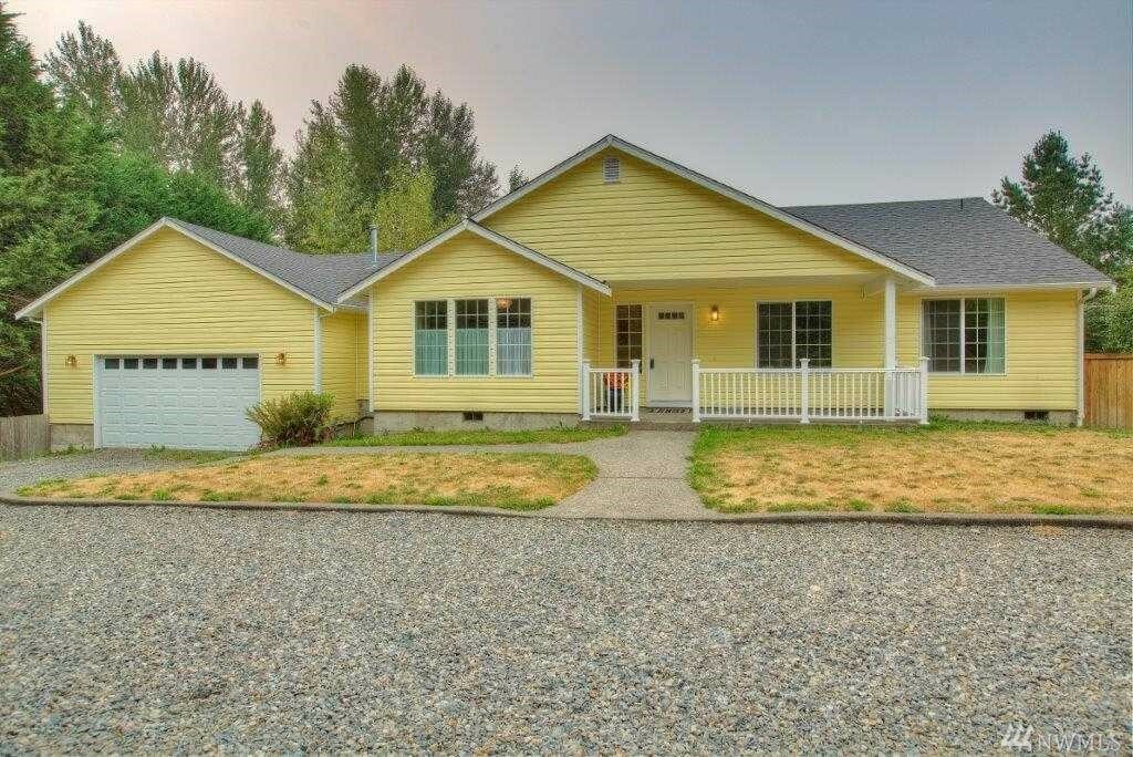 Property Photo:  19706 Edwards Rd E  WA 98391 