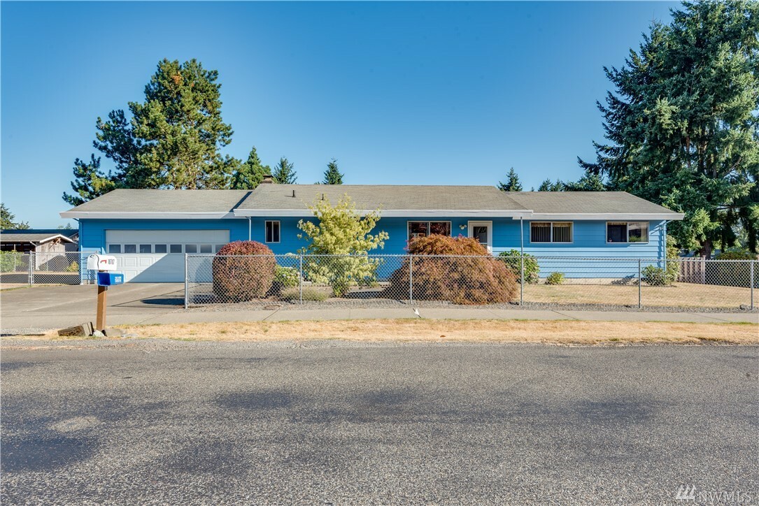 Property Photo:  10707 132nd St E  WA 98374 