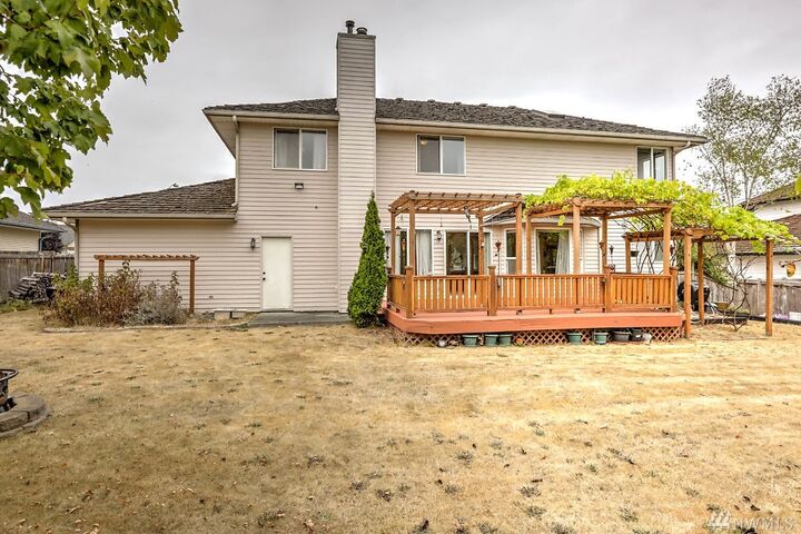 Property Photo:  1189 SW 6th Ave  WA 98277 