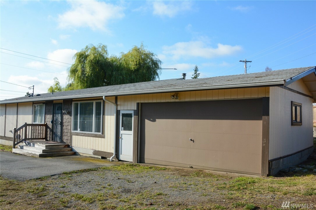 Property Photo:  9404 Holly Drive  WA 98204 