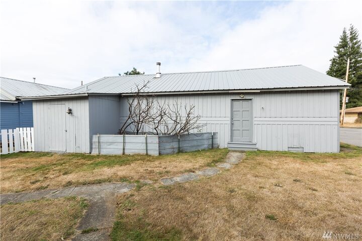 Property Photo:  2829 Northwest Ave  WA 98225 