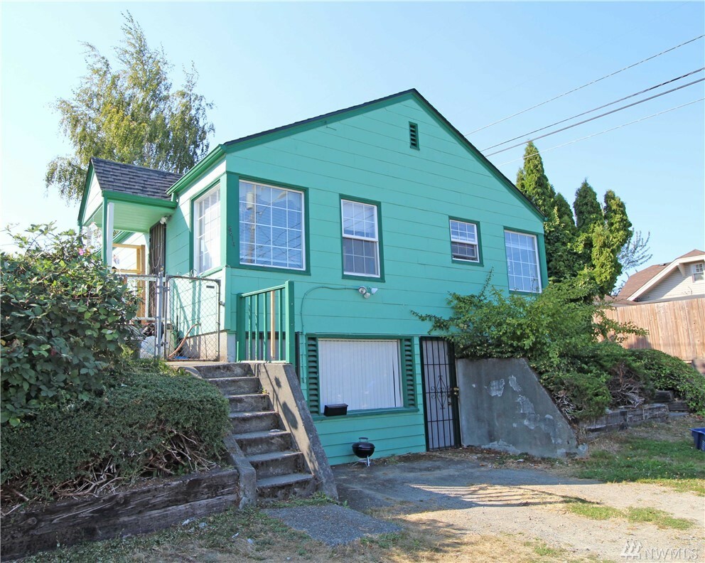 Property Photo:  5614 5614 1/2 S Fawcett Ave  WA 98408 