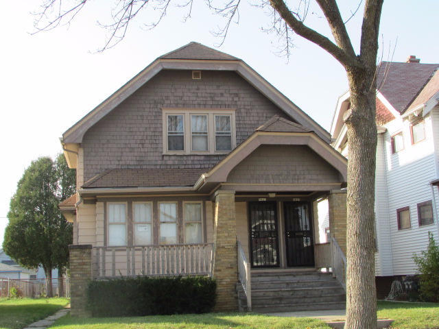 Property Photo: 3823 N 19th St 3825 WI 53206