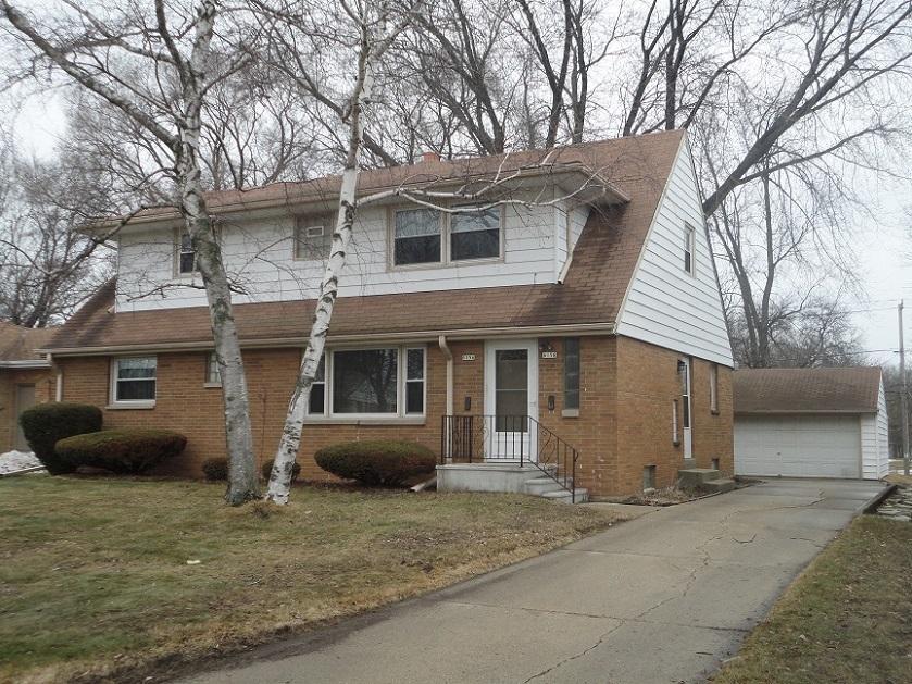 Property Photo: 6156 S Swift Ave 6158 WI 53110