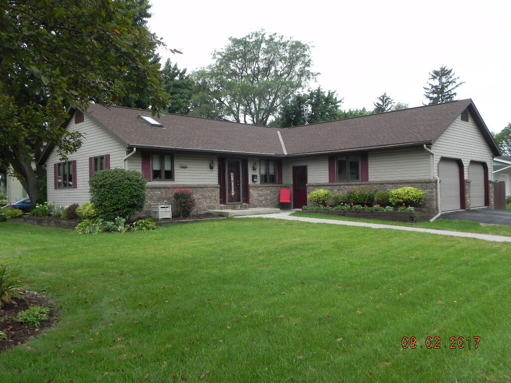 Property Photo:  330 E Cramer St  WI 53538 