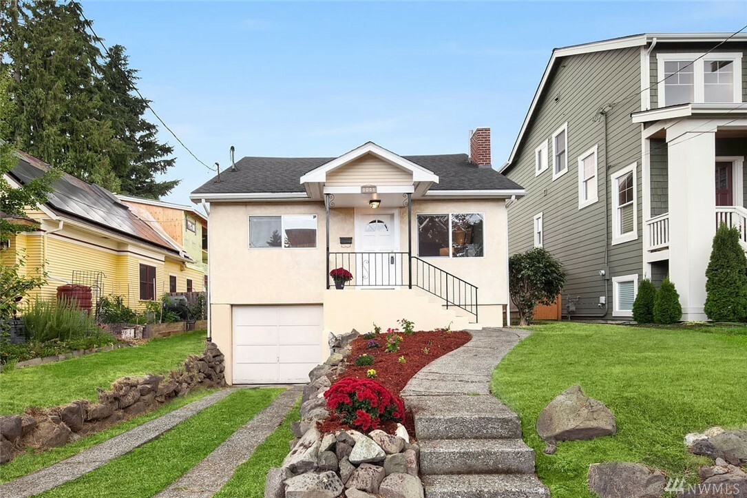 Property Photo:  8840 Densmore Ave N  WA 98103 