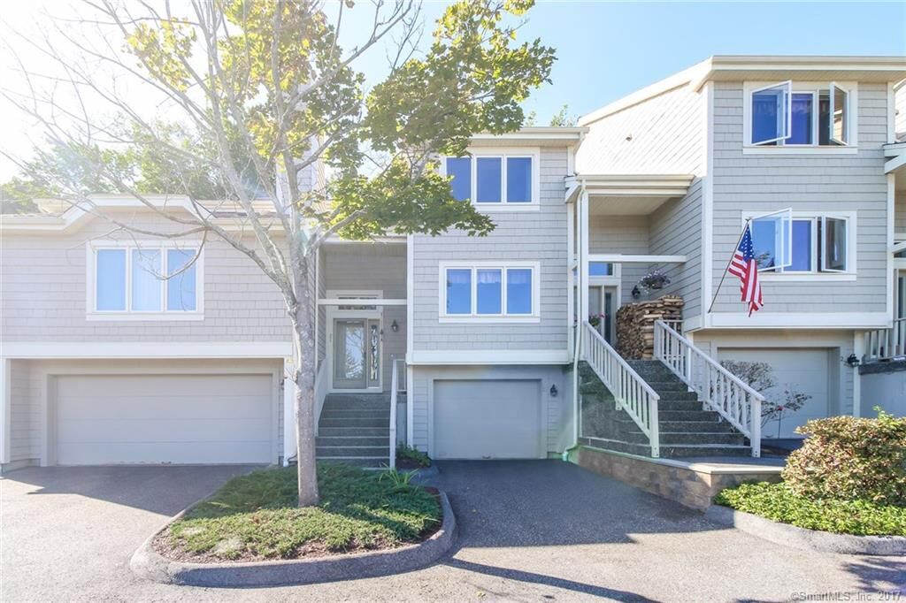 Property Photo: 11 Boulevard Drive 21 CT 06810