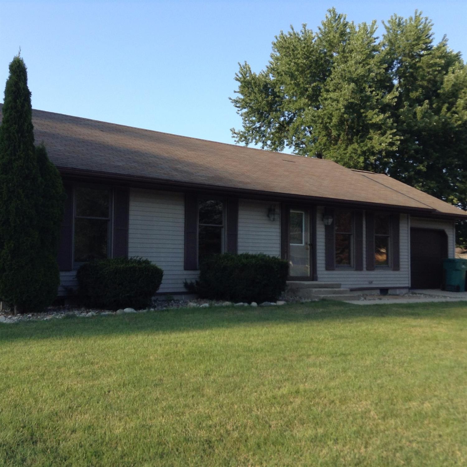 Property Photo: 730 Potawatomi Drive IN 46552