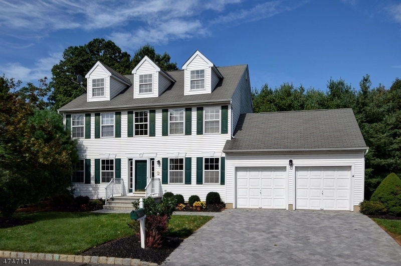 Property Photo:  27 Traveller Way  NJ 07076 