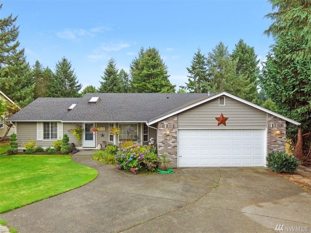 Property Photo:  5522 44th Ct SE  WA 98503 