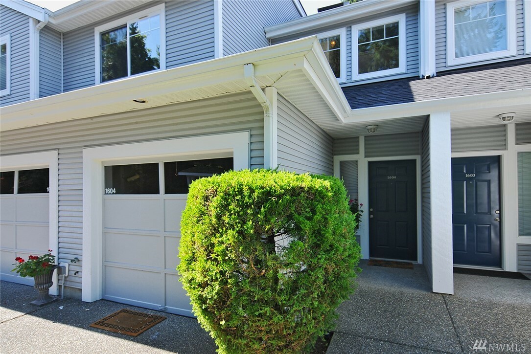 Property Photo:  4714 Fairwood Blvd NE 1604  WA 98422 