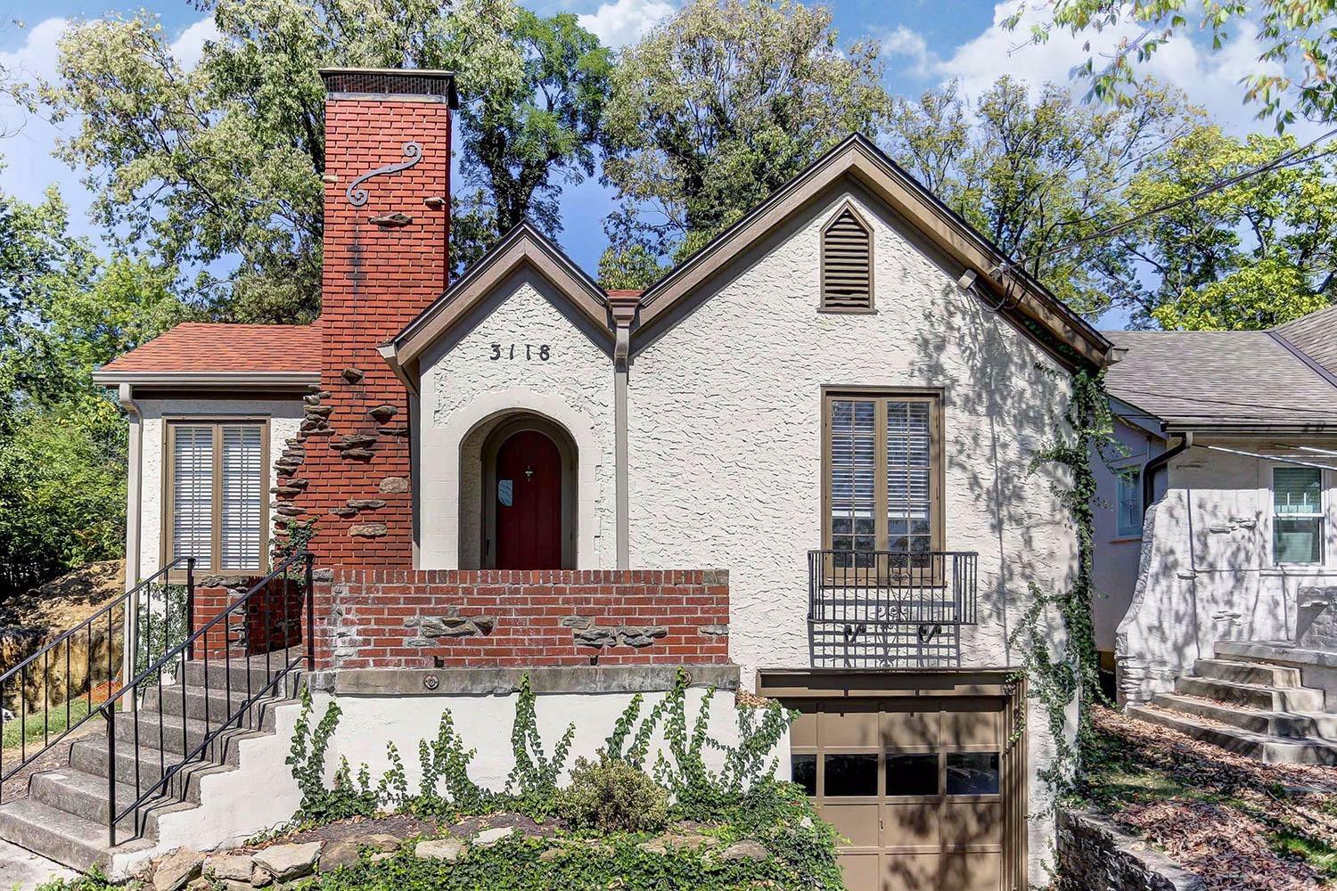 Property Photo: 3118 Kinmont Street OH 45208