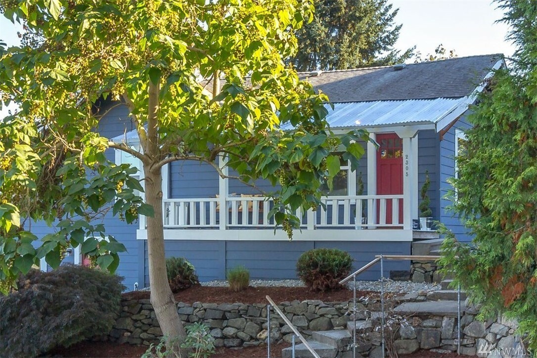 Property Photo: 2305 S Forest St WA 98144