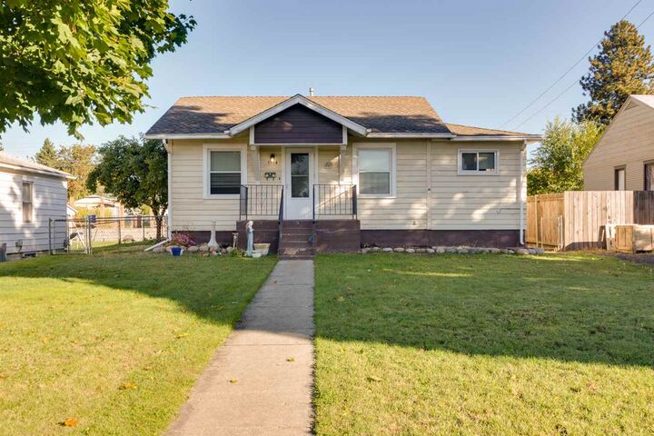 1304 W Gordon Ave  Spokane WA 99205 photo